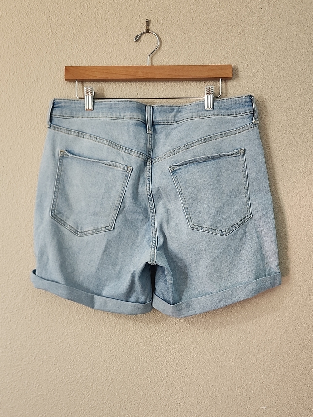 Old Navy Light Blue Rolled-Hem Wow Denim Shorts - Picture 3 of 12